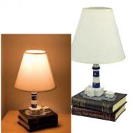 Lampada da tavolo; base due libri in resina dipinta a mano aspetto copertine 