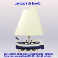 Lampada da tavolo base in legno forma barca mediterranea - paralume forma vela - dim. 26 x L 46 cm